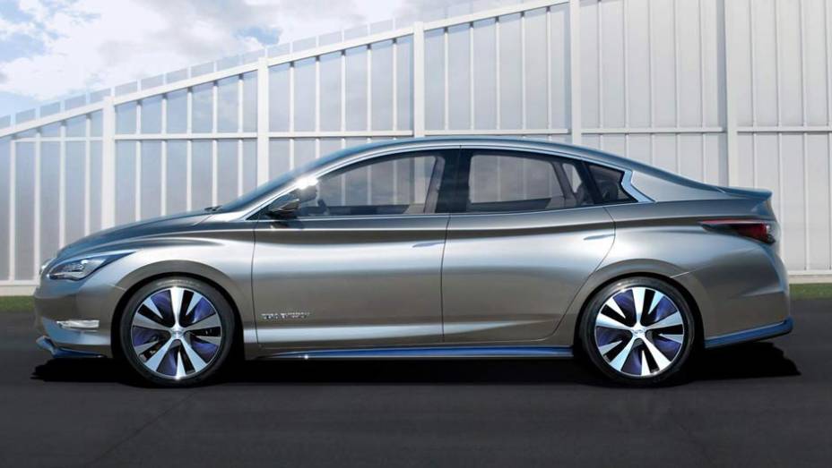 De perfil, o LE lembra os cupês de quatro portas; repare também no vinco abaixo das janelas | <a href="https://beta-develop.quatrorodas.abril.com.br/saloes/nova-york/2012/infiniti-le-681440.shtml" rel="migration">Leia mais</a> De perfil, o LE lembra os cupês de quatro portas; repare também no vinco abaixo das janelas | <a href="https://beta-develop.quatrorodas.abril.com.br/saloes/nova-york/2012/infiniti-le-681440.shtml" rel="migration">Leia mais</a>