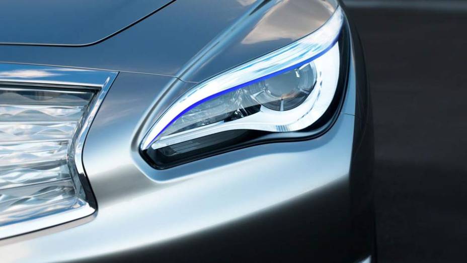Os belos faróis possuem iluminação por LEDs | <a href="https://beta-develop.quatrorodas.abril.com.br/saloes/nova-york/2012/infiniti-le-681440.shtml" rel="migration">Leia mais</a> Os belos faróis possuem iluminação por LEDs | <a href="https://beta-develop.quatrorodas.abril.com.br/saloes/nova-york/2012/infiniti-le-681440.shtml" rel="migration">Leia mais</a>
