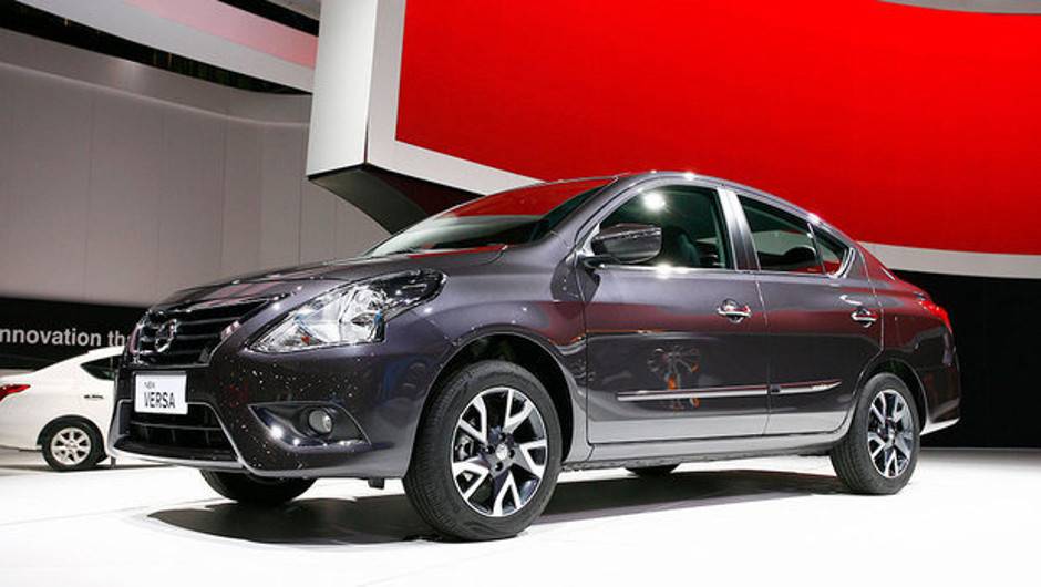 Médios: Nissan New Versa 1.0 12V Flex - 9,3 km etanol - 15,2 km/l gasolina | <a href="https://beta-develop.quatrorodas.abril.com.br/noticias/mercado/inmetro-divulga-ranking-2015-programa-etiquetagem-veicular-827512.shtml" rel="migration">Leia mais</a> Médios: Nissan New Versa 1.0 12V Flex - 9,3 km etanol - 15,2 km/l gasolina | <a href="https://beta-develop.quatrorodas.abril.com.br/noticias/mercado/inmetro-divulga-ranking-2015-programa-etiquetagem-veicular-827512.shtml" rel="migration">Leia mais</a>