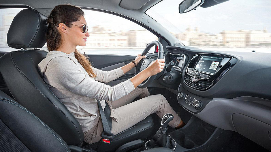 Carro vem recheado de acess&oacute;rios e parte de cerca de R$ 29 mil | <a href="https://beta-develop.quatrorodas.abril.com.br/noticias/saloes/genebra-2015/opel-lanca-karl-europa-819122.shtml" rel="migration">Leia mais</a>