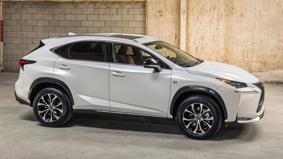 Lexus NX 2015 200t | <a href="https://beta-develop.quatrorodas.abril.com.br/noticias/saloes/pequim-2014/lexus-revela-crossover-nx-2015-pequim-780341.shtml" rel="migration">Leia mais</a>