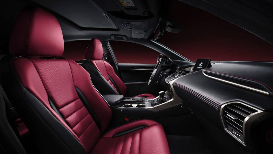 Versão do NX com interior preto com estofamento roxo e detalhes metálicos | <a href="https://beta-develop.quatrorodas.abril.com.br/noticias/saloes/pequim-2014/lexus-revela-crossover-nx-2015-pequim-780341.shtml" rel="migration">Leia mais</a> Versão do NX com interior preto com estofamento roxo e detalhes metálicos | <a href="https://beta-develop.quatrorodas.abril.com.br/noticias/saloes/pequim-2014/lexus-revela-crossover-nx-2015-pequim-780341.shtml" rel="migration">Leia mais</a>