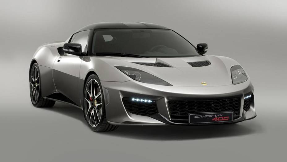 Montadora inglesa lançou o seu carro mais potente e veloz já feito | <a href="https://beta-develop.quatrorodas.abril.com.br/noticias/saloes/genebra-2015/lotus-evora-400-2015-apresentada-837306.shtml" rel="migration">Leia mais</a>