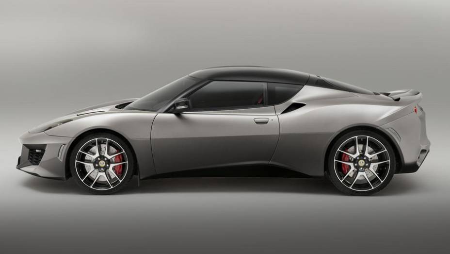 O motor é de 3.5 litros V6 com 406 cavalos de potência | <a href="https://beta-develop.quatrorodas.abril.com.br/noticias/saloes/genebra-2015/lotus-evora-400-2015-apresentada-837306.shtml" rel="migration">Leia mais</a> O motor é de 3.5 litros V6 com 406 cavalos de potência | <a href="https://beta-develop.quatrorodas.abril.com.br/noticias/saloes/genebra-2015/lotus-evora-400-2015-apresentada-837306.shtml" rel="migration">Leia mais</a>