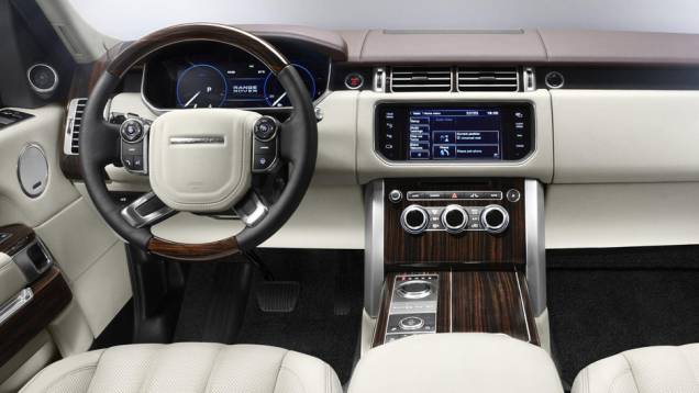 SUV não perdeu a aptidão off road, diz a marca | <a href="https://beta-develop.quatrorodas.abril.com.br/saloes/paris/2012/range-rover-702581.shtml" rel="migration">Leia mais</a> SUV não perdeu a aptidão off road, diz a marca | <a href="https://beta-develop.quatrorodas.abril.com.br/saloes/paris/2012/range-rover-702581.shtml" rel="migration">Leia mais</a>