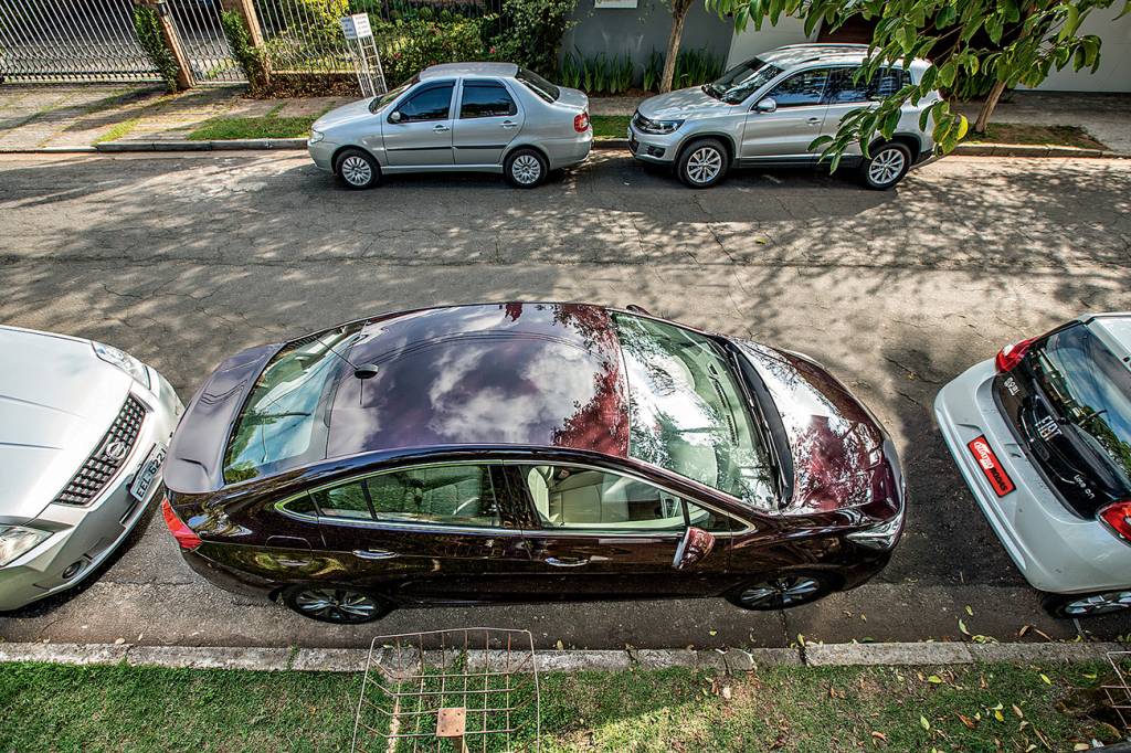 O teste foi feito em uma vaga com 5,67 metros de comprimento, 1 metro a mais que o pr&oacute;prio Cruze