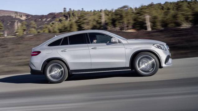 Utilit&aacute;rio com visual esportivo e rodas de 22 polegadas | <a href="https://beta-develop.quatrorodas.abril.com.br/noticias/saloes/detroit-2015/mercedes-amg-gle63-s-coupe-revelada-oficialmente-detroit-824420.shtml" rel="migration">Leia mais</a>