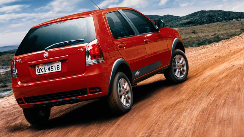 Carro ganha adesivo decorativo e alusivo à versão nas laterais | <a href="https://beta-develop.quatrorodas.abril.com.br/noticias/fabricantes/fiat-lanca-palio-fire-way-r-27-860-782048.shtml" rel="migration">Leia mais</a> Carro ganha adesivo decorativo e alusivo à versão nas laterais | <a href="https://beta-develop.quatrorodas.abril.com.br/noticias/fabricantes/fiat-lanca-palio-fire-way-r-27-860-782048.shtml" rel="migration">Leia mais</a>