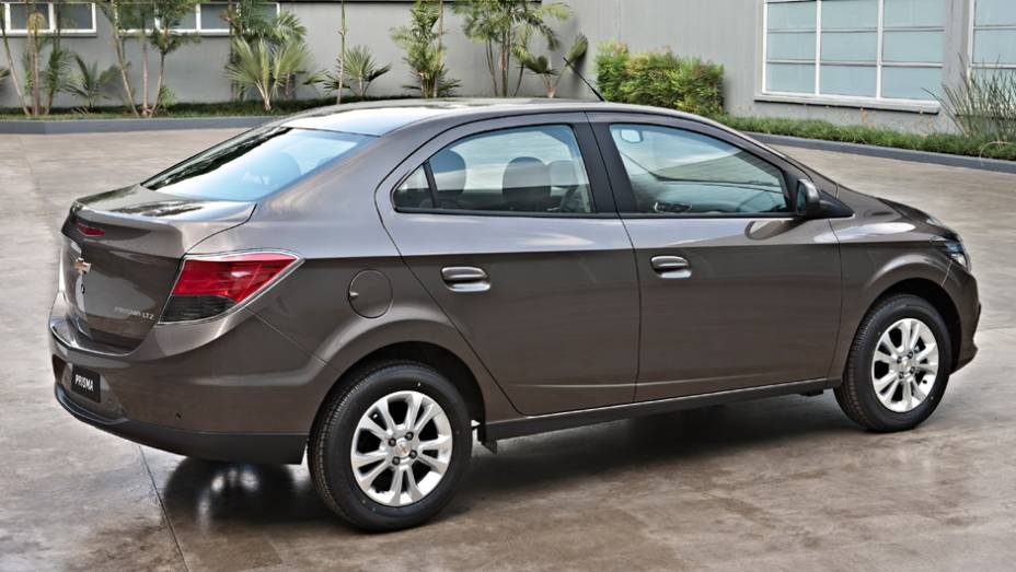 Novidade ser&aacute; oferecida nas vers&otilde;es LT e LTZ | <a href="https://beta-develop.quatrorodas.abril.com.br/carros/lancamentos/novo-chevrolet-prisma-custa-partir-r-xx-xxx-733233.shtml" rel="migration">Leia mais</a>