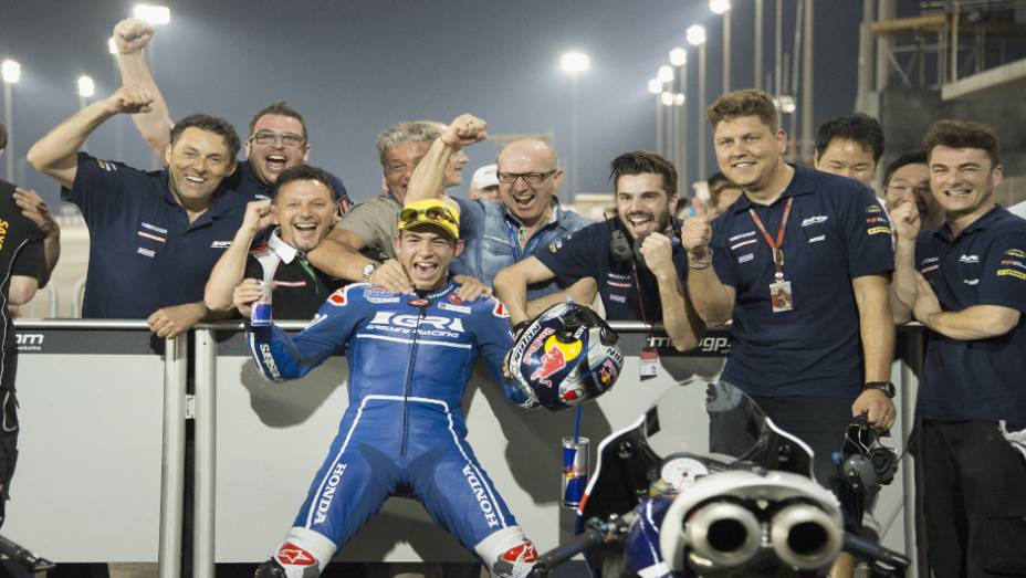 Confira o melhor da Moto GP 2015, etapa do Qatar | <a href="https://beta-develop.quatrorodas.abril.com.br/moto/noticias/rossi-show-fatura-moto-gp-qatar-852000.shtml" rel="migration">Leia mais</a>