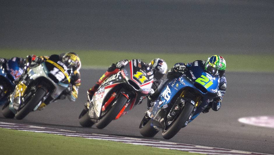 Confira o melhor da Moto GP 2015, etapa do Qatar | <a href="https://beta-develop.quatrorodas.abril.com.br/moto/noticias/rossi-show-fatura-moto-gp-qatar-852000.shtml" rel="migration">Leia mais</a>