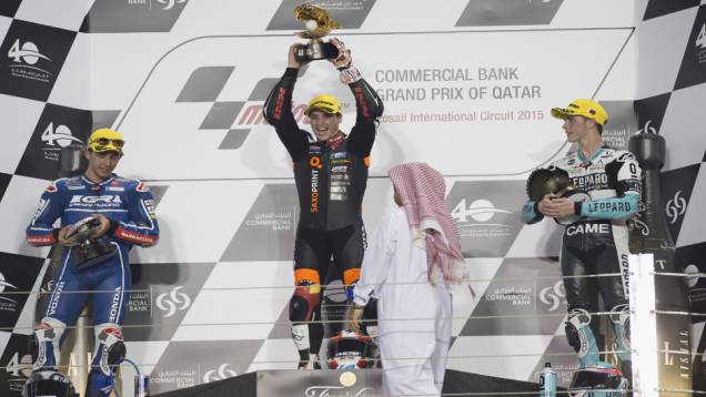 Confira o melhor da Moto GP 2015, etapa do Qatar | <a href="https://beta-develop.quatrorodas.abril.com.br/moto/noticias/rossi-show-fatura-moto-gp-qatar-852000.shtml" rel="migration">Leia mais</a> Confira o melhor da Moto GP 2015, etapa do Qatar | <a href="https://beta-develop.quatrorodas.abril.com.br/moto/noticias/rossi-show-fatura-moto-gp-qatar-852000.shtml" rel="migration">Leia mais</a>