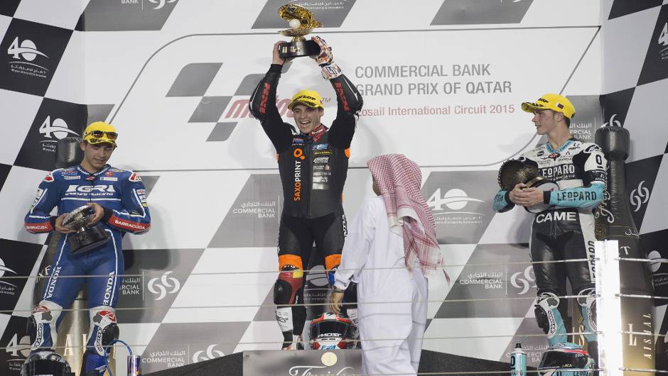 Confira o melhor da Moto GP 2015, etapa do Qatar | <a href="https://beta-develop.quatrorodas.abril.com.br/moto/noticias/rossi-show-fatura-moto-gp-qatar-852000.shtml" rel="migration">Leia mais</a>