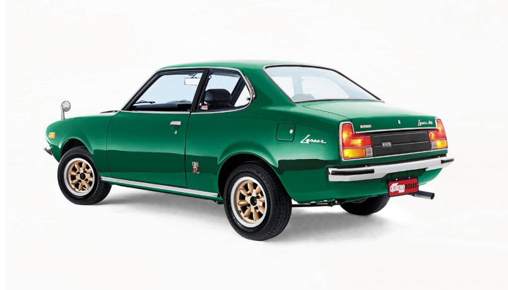Mitsubishi Lancer 1600 GSR As rodas douradas são um acessório de época