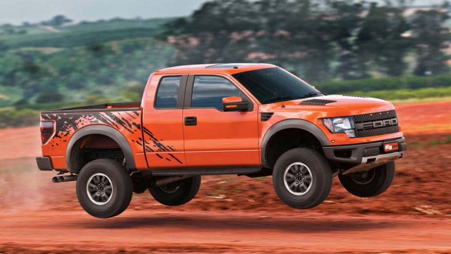 A suspens&atilde;o refor&ccedil;ada suporta os saltos ornamentais da Raptor