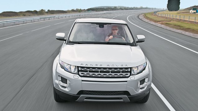 Para beber (e poluir) menos, o motor de 240 cv ganhou turbo e inje&ccedil;&atilde;o direta
