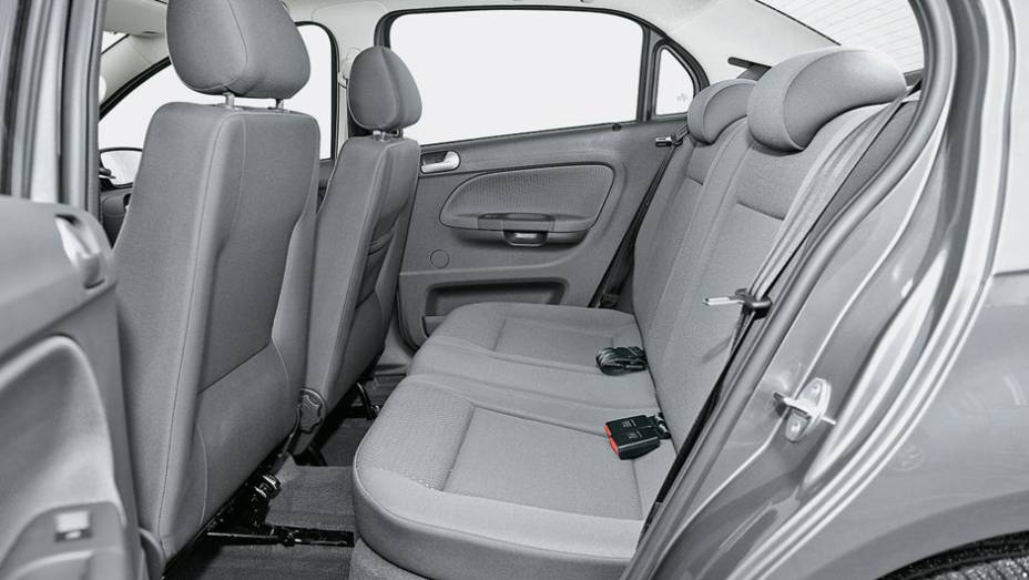 ... claros ampliam a sensação de espaço ... claros ampliam a sensação de espaço