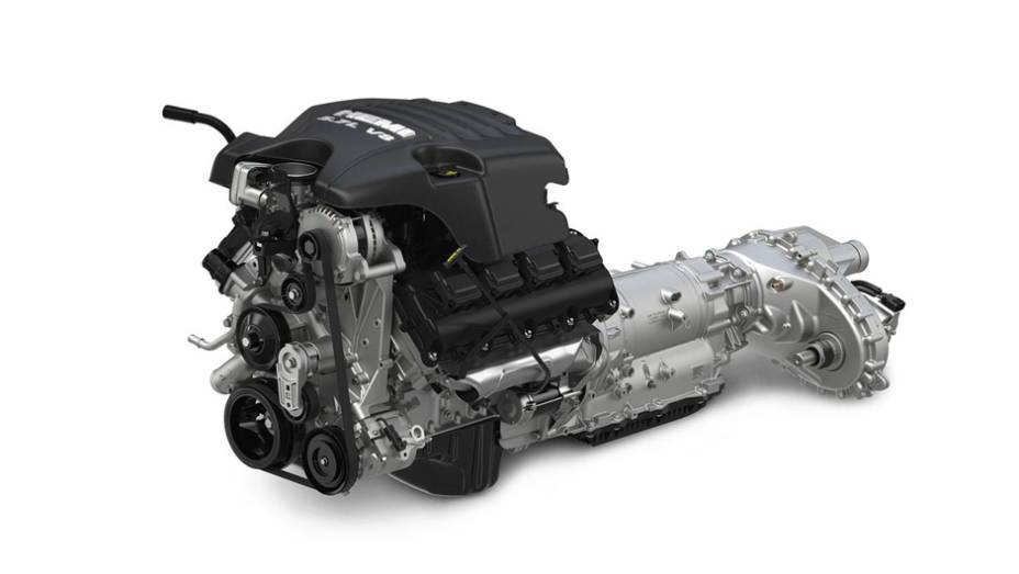 No topo fica a V8 Hemi de 400 cavalos | <a href="https://beta-develop.quatrorodas.abril.com.br/noticias/saloes/detroit-2015/ram-revela-picape-1500-rebel-2015-825402.shtml" rel="migration">Leia mais</a>