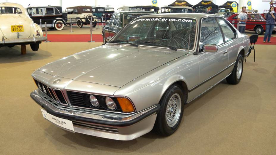 BMW 635 CSi no estande do BMW Car Club BMW 635 CSi no estande do BMW Car Club