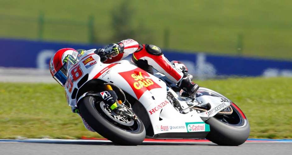 Marco Simoncelli foi o terceiro colocado Marco Simoncelli foi o terceiro colocado