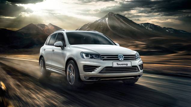 Versão topo de linha, R-Line tem para-choques exclusivos, rodas de aro 20 e frisos cromados - <a href="https://beta-develop.quatrorodas.abril.com.br/noticias/fabricantes/vw-lanca-novos-jetta-touareg-840644.shtml" rel="migration">Leia mais</a> Versão topo de linha, R-Line tem para-choques exclusivos, rodas de aro 20 e frisos cromados - <a href="https://beta-develop.quatrorodas.abril.com.br/noticias/fabricantes/vw-lanca-novos-jetta-touareg-840644.shtml" rel="migration">Leia mais</a>