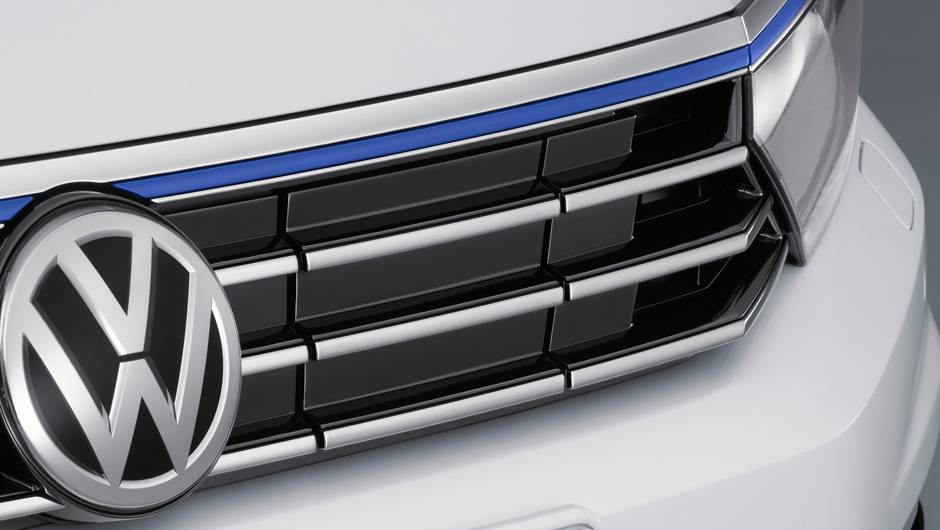 S&atilde;o dois motores: um 1.4 litro turbo a gasolina com 156 cv e... | <a href="https://beta-develop.quatrorodas.abril.com.br/noticias/saloes/paris-2014/vw-apresenta-passat-gte-802784.shtml" rel="migration">Leia mais</a>