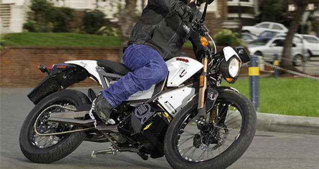 Modelo possui baterias facilmente remov&iacute;veis