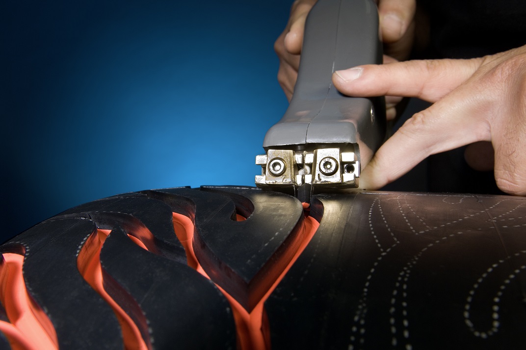 Pneu especial feito &agrave; m&atilde;o para o Tiguan, em 2008