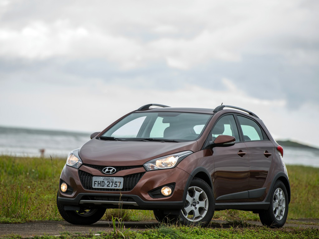Hyundai HB20X Hyundai HB20X em posição 3x4 de frente