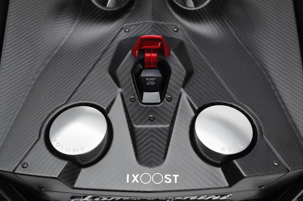Ixoost EsaVox Lamborghini Ixoost EsaVox Lamborghini