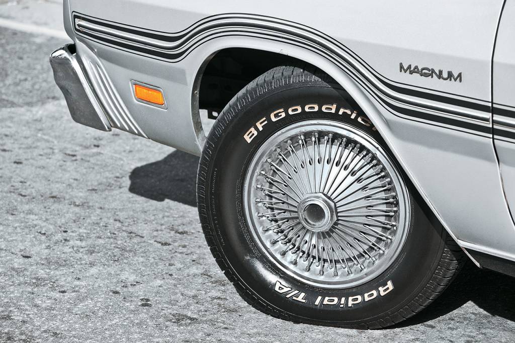 Dodge Magnum As calotas do Magnum simulavam rodas raiadas