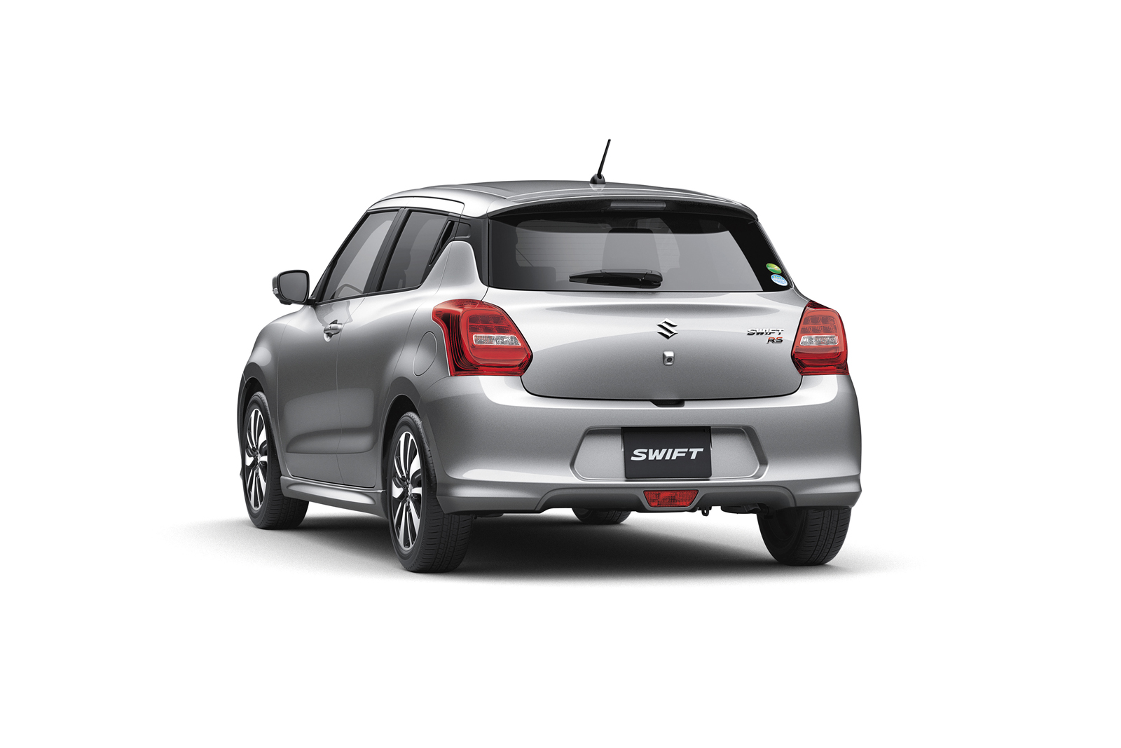 Suzuki Swift em posi&ccedil;&atilde;o 3x4 de traseira