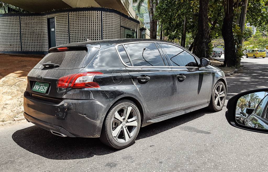 Segredo: Peugeot 308 GT deve mesmo vir para o Brasil