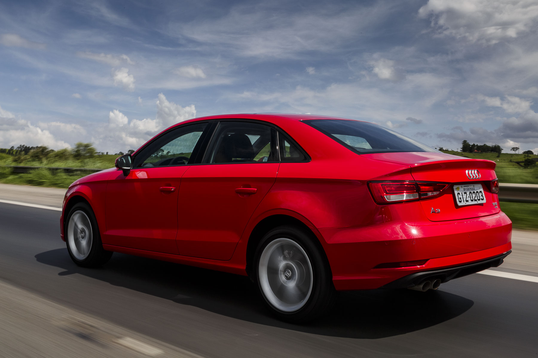 Audi A3 Sedan na posi&ccedil;&atilde;o 3x4 de traseira