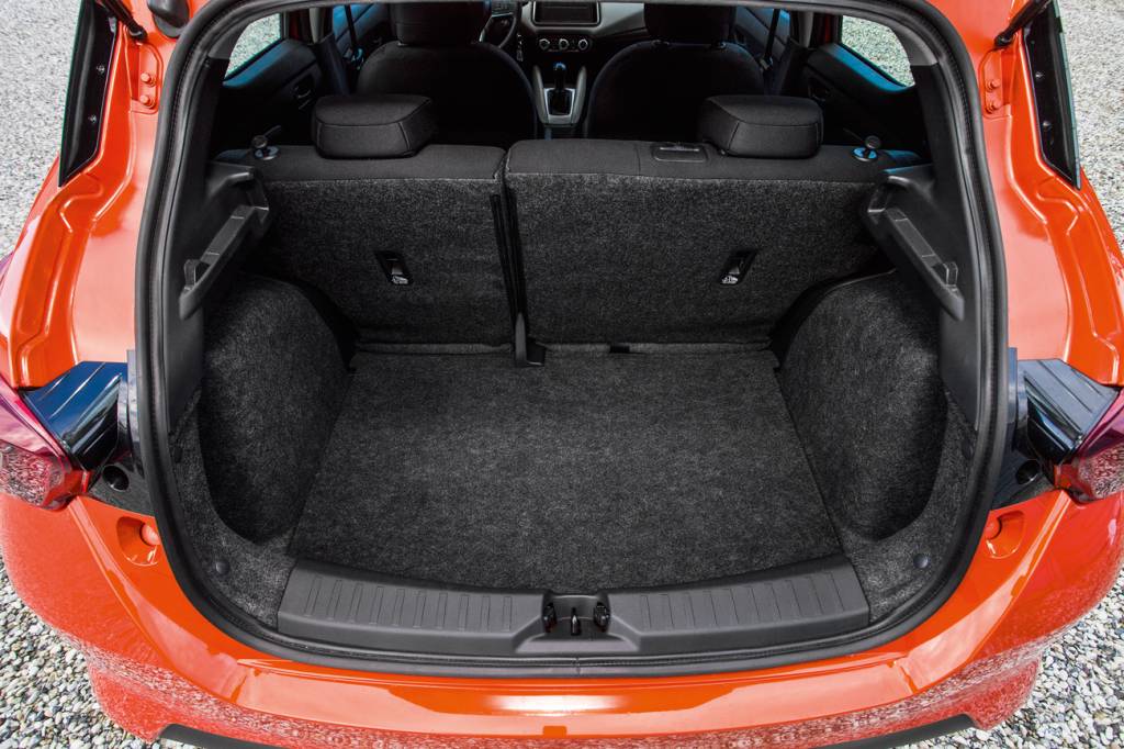 Nissan Micra Porta-malas oferece 300 litros - 35 a mais que o modelo atual