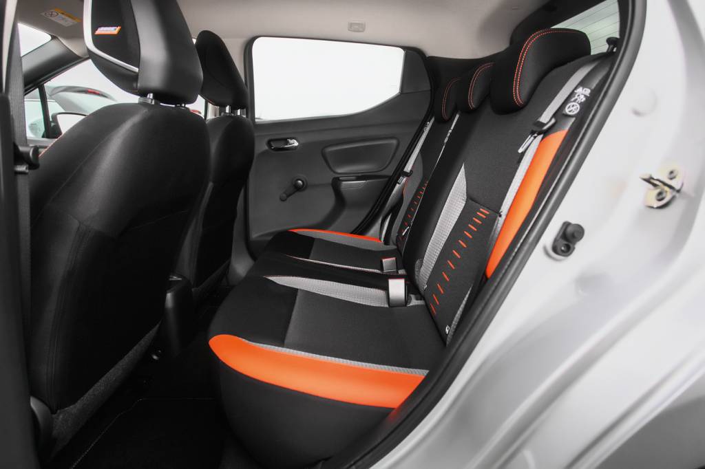 Nissan Micra Espaço para os passageiros do banco de trás continua pequeno