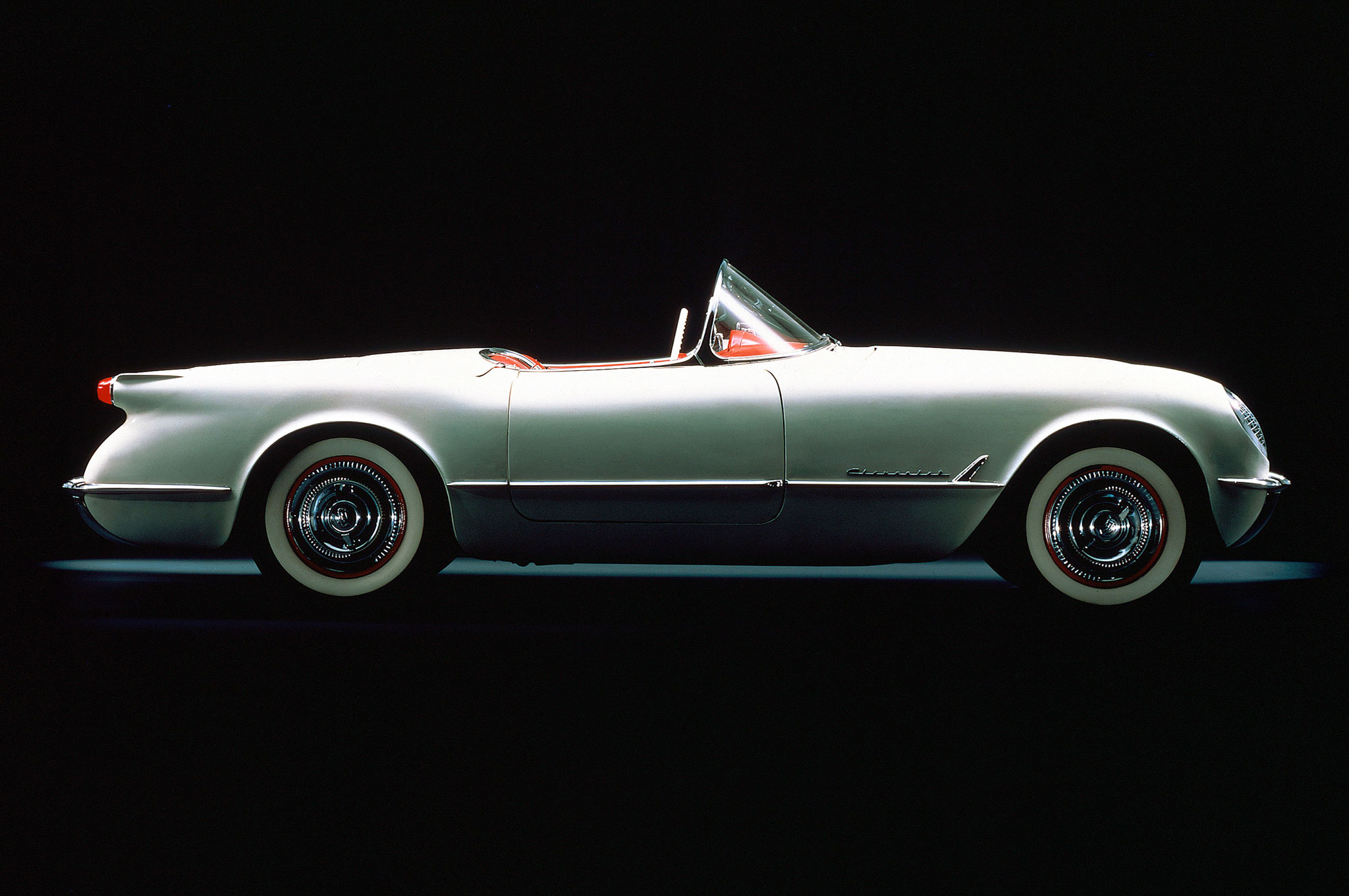 1953-chevrolet-corvette-side-view