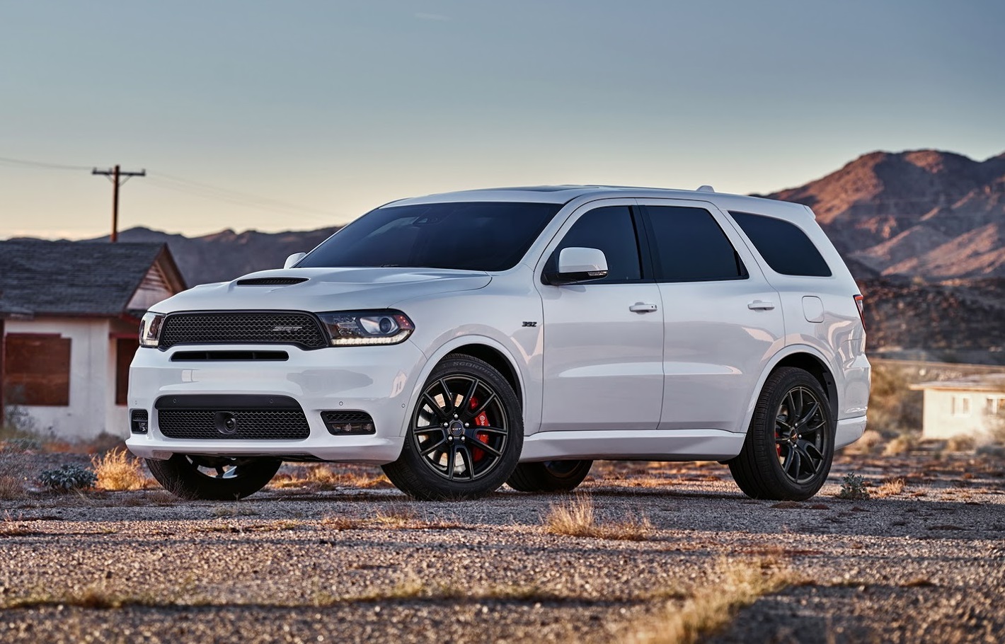 Dodge Durango SRT na pois&ccedil;&atilde;o 3x4 de frente