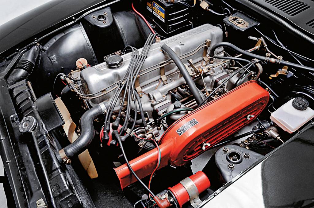 Datsun 240Z O motor era um seis-cilindros que levava o carro a 196 km/h