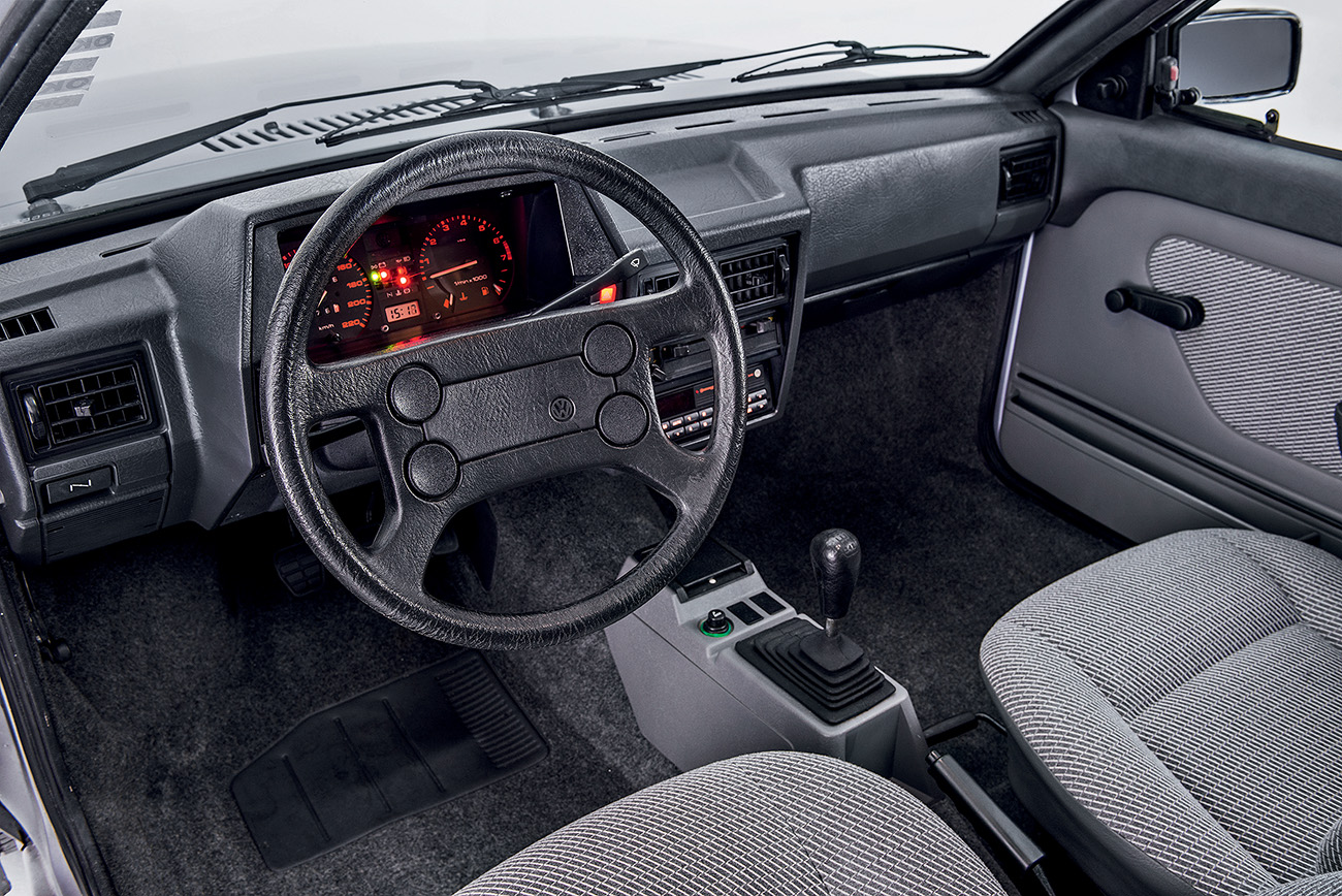 Volante do Gol GTi, mas sem o charme do c&acirc;mbio imitando bola de futebol