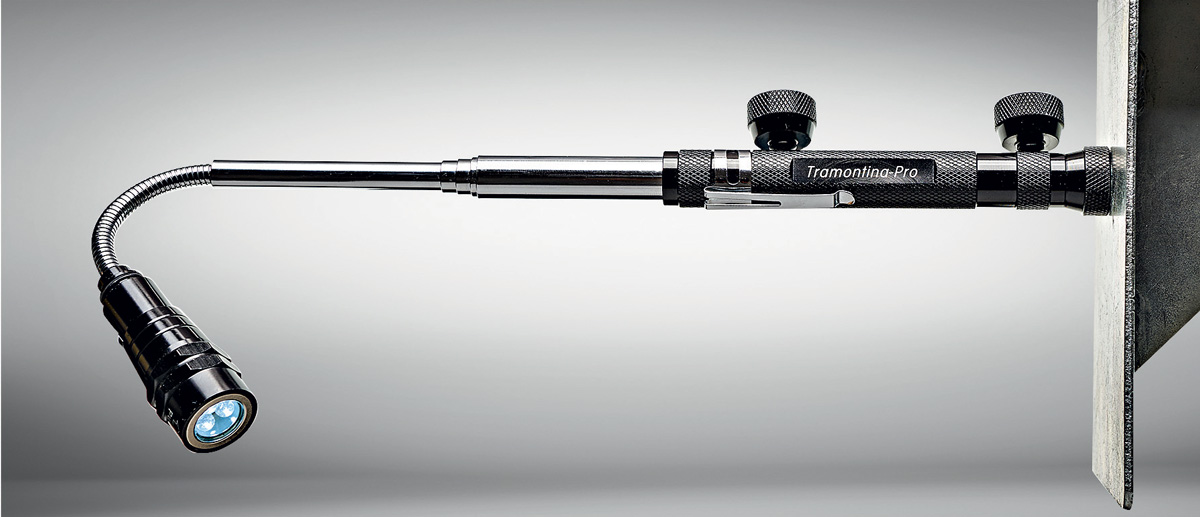 Base com &iacute;m&atilde;, haste telesc&oacute;pica e ponta flex&iacute;vel