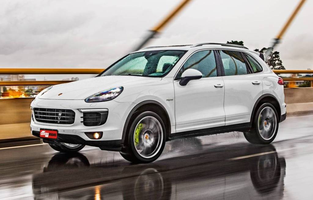 PORSCHE Cayenne HYBRID É impossível não notar as pinças de freio verdes