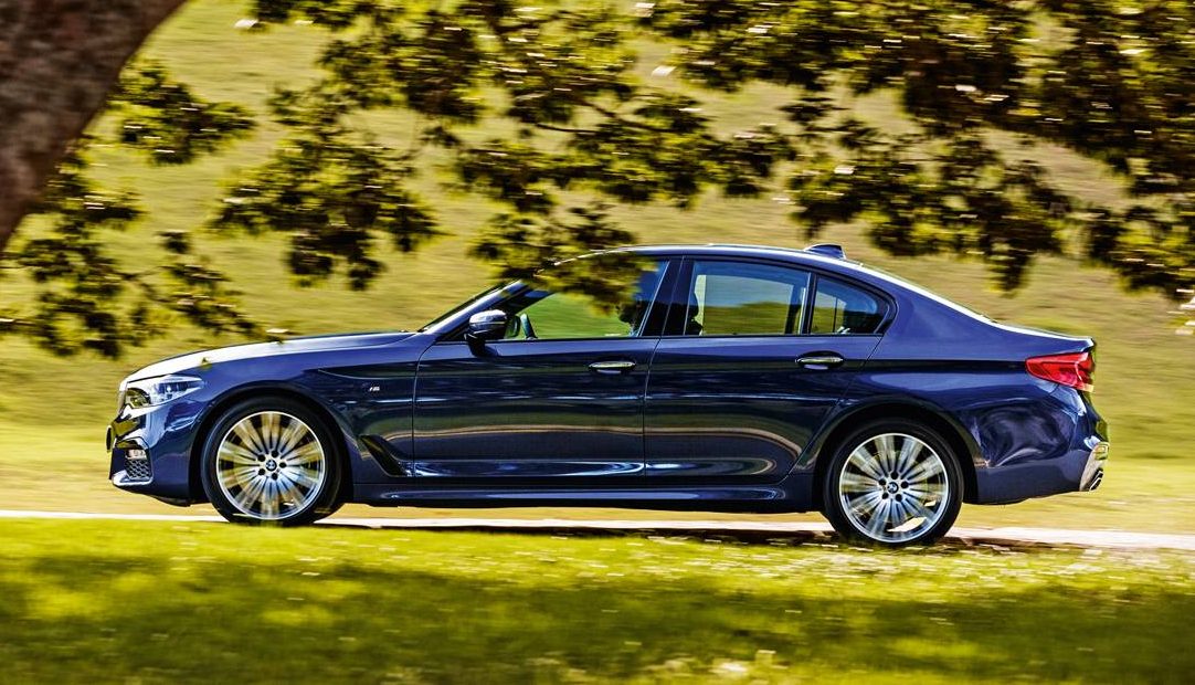 Sed&atilde; tem quase 5 metros, mas &eacute; &aacute;gil como um S&eacute;rie 3