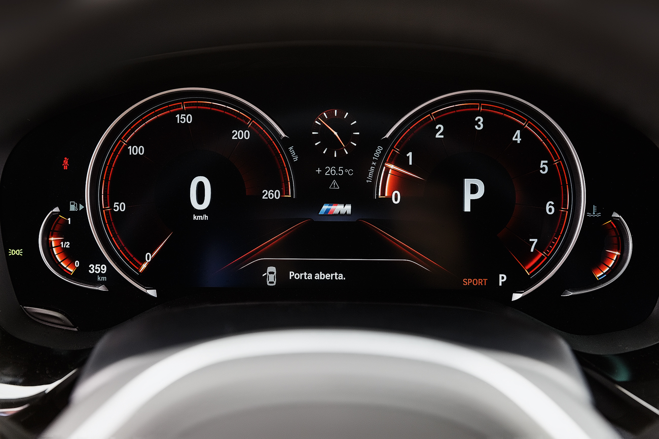 A tela digital muda de apar&ecirc;ncia de acordo com o modo de condu&ccedil;&atilde;o selecionado