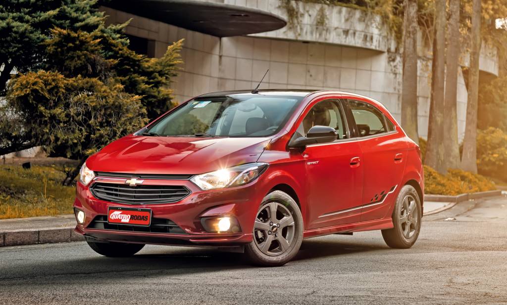 Teste: Chevrolet Onix Effect, espírito esportivo