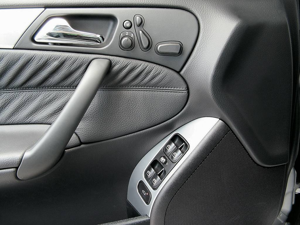 Comandos elétricos do banco do Mercedes C200K