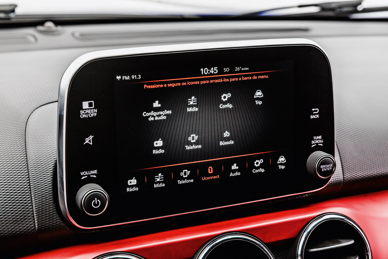 Este monitor de 7 polegadas no painel &eacute; de s&eacute;rie s&oacute; na HGT