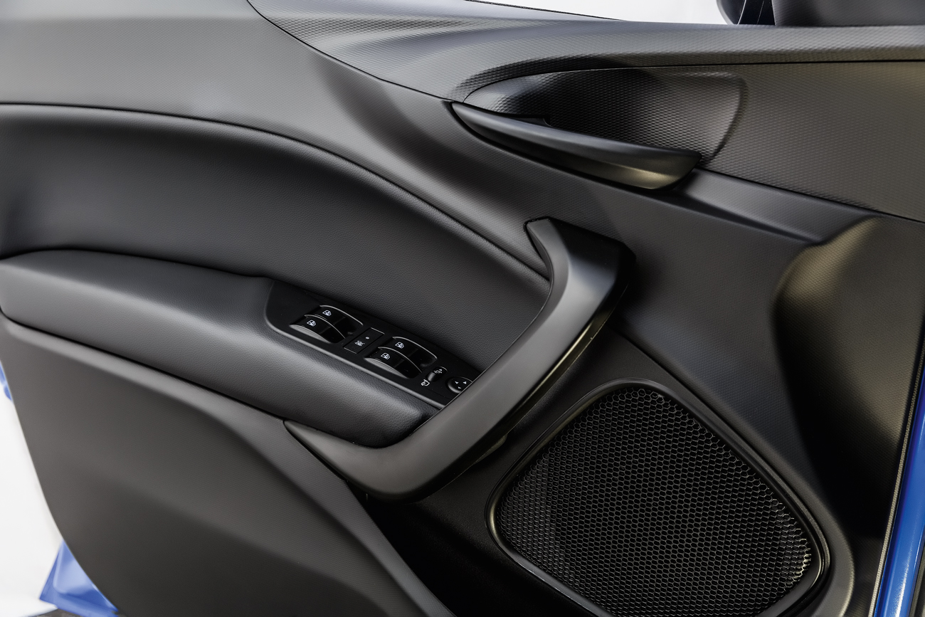 Pain&eacute;is de porta s&atilde;o da mesma qualidade dos presentes na Fiat Toro