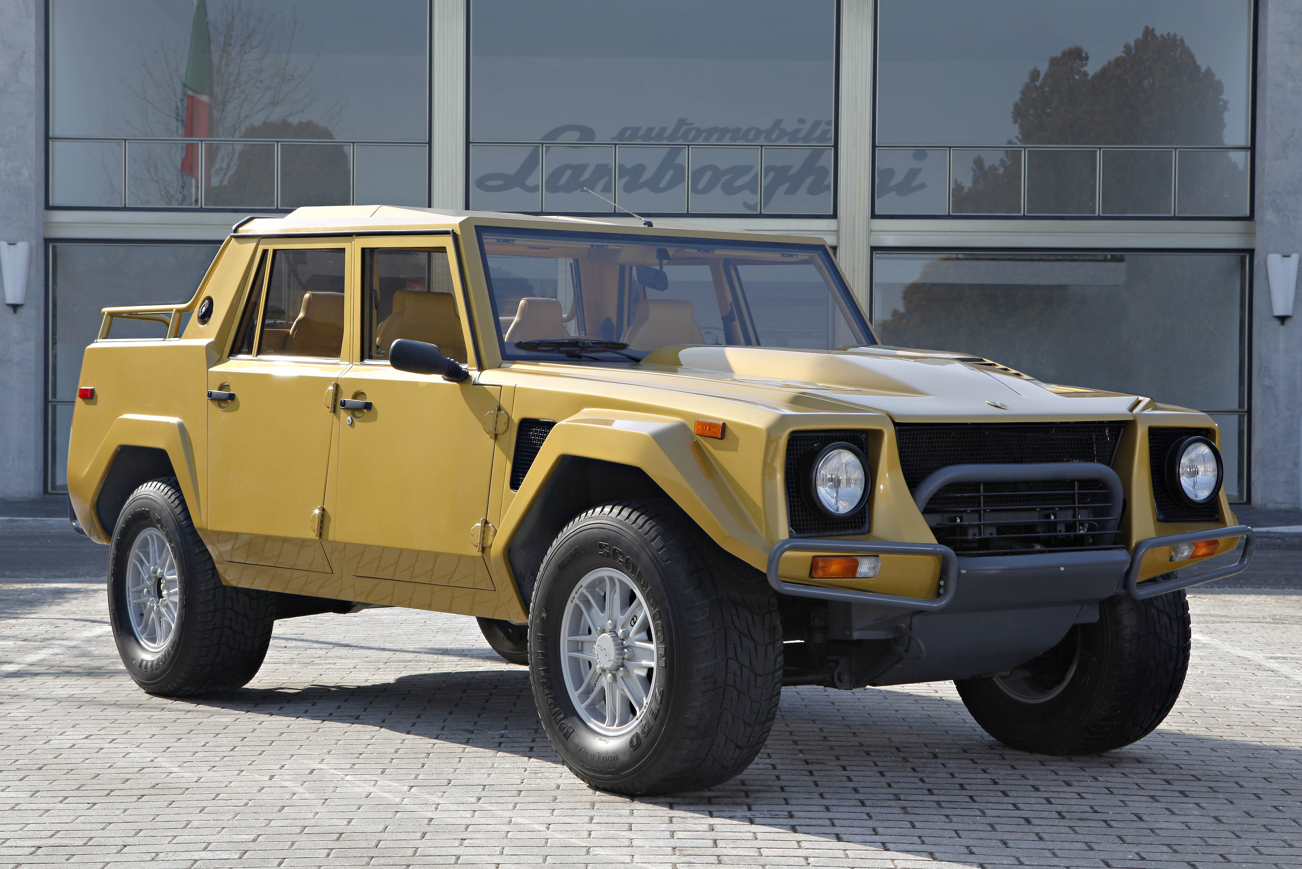 Lamborghini LM002 1986
