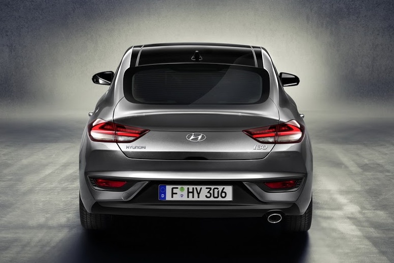 hyundai-i30-fastback-revealed-3